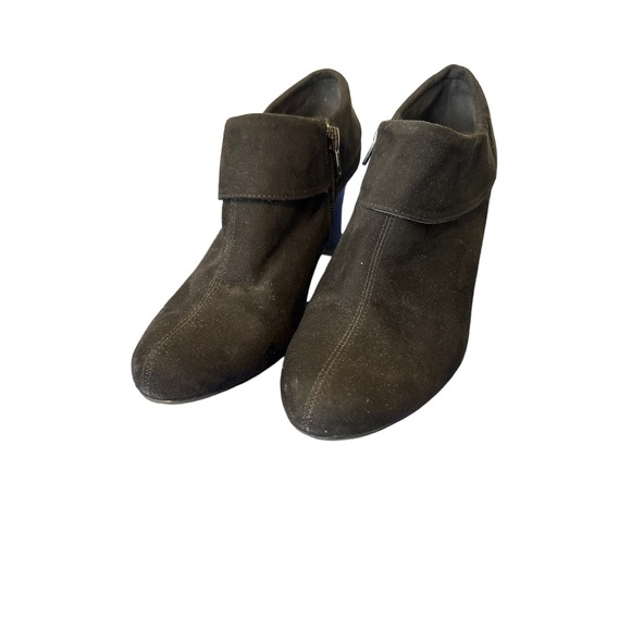 Coach and Four Black Suede Booties size 7.5 Pre-owned Excellent Condition - Picture 3 of 9